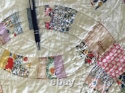 1930s Double WEDDING RING Quilt Great Examples Of FEEDSACK FABRICS