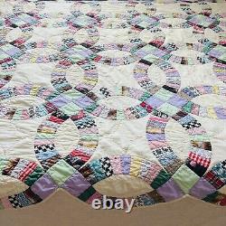 68x85 Vintage Handmade Double Wedding Rings Quilt