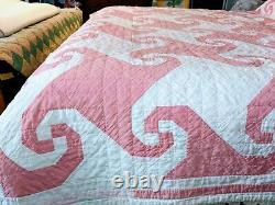 Antique Quilt Drunkards Path Pink White Beautiful Condition Quilt 1 of the best
