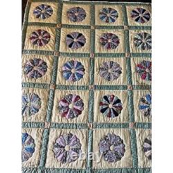 Antique Vintage 1940s Dresden Plate Hand Quilted Quilt Handmade 84 x 72