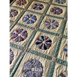 Antique Vintage 1940s Dresden Plate Hand Quilted Quilt Handmade 84 x 72