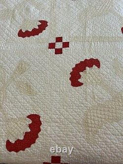 Antique Vintage Handmade Hand Quilted quilt 77x77 Queen Red Beige White Striking