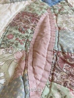 Antique Vtg Appliqué Quilt Hand Sewn Patchwork Double WeddingRing Old Fabric 83