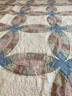 Antique Vtg Appliqué Quilt Hand Sewn Patchwork Double WeddingRing Old Fabric 83