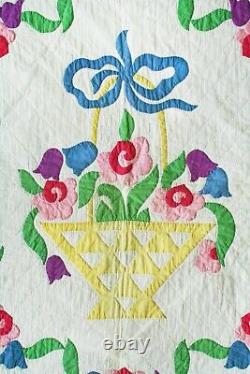 Appliqued Flower Quilt, 1930's-1940's 77 X 90