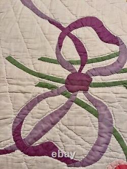 BEAUTIFUL 1940's Well Quilted Vintage Floral Bouquet Applique Queen Quilt