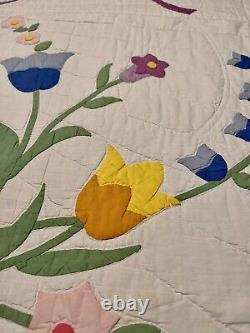 BEAUTIFUL 1940's Well Quilted Vintage Floral Bouquet Applique Queen Quilt