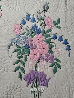 BEAUTIFUL Vintage 30's Floral Bouquet Applique Antique Quilt EXQUISITE DESIGN