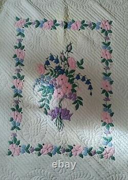 BEAUTIFUL Vintage 30's Floral Bouquet Applique Antique Quilt STUNNING DESIGN