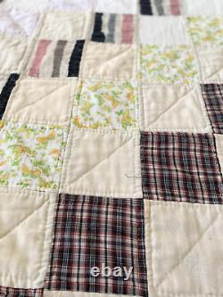 BEAUTIFUL Vintage Hand Stitched FEEDSACK QUILT BEDCOVER Unique both sides 72x84