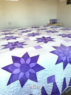Beautiful VTG Handmade Quilt Purple White Stars Flower Queen/KIng 104x86
