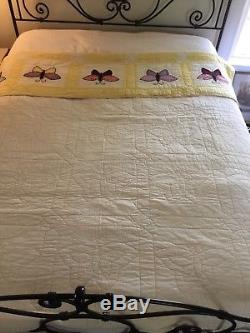 Beautiful Vintage 1940 Handmade Butterfly Appliqué & Embroidered Quilt