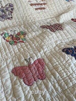Beautiful Vintage Butterfly Design Quilt 72 X 54