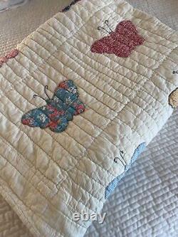 Beautiful Vintage Butterfly Design Quilt 72 X 54