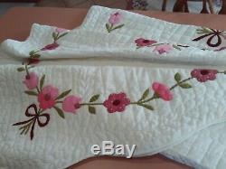 Beautiful Vintage Handmade Applique Quilt Flower Bouquets 78 x 92