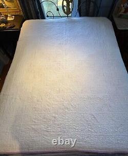 Beautiful Vintage Handmade Lilac Purple Drunkards Path Quilt 61 x 76