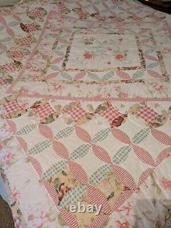 Beautiful Vintage Patchwork Appliques Quilt Full Size