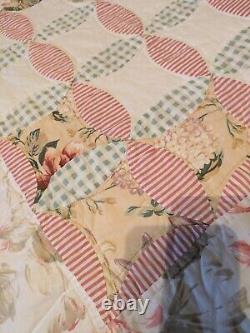 Beautiful Vintage Patchwork Appliques Quilt Full Size