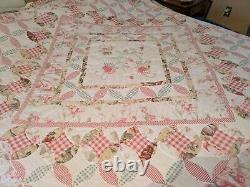 Beautiful Vintage Patchwork Appliques Quilt Full Size