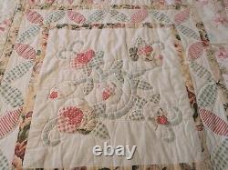 Beautiful Vintage Patchwork Appliques Quilt Full Size