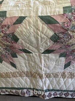 Beautiful Vintage Pieced & Quilted Handmade Quilt 90 x 102