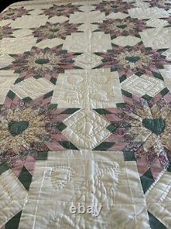 Beautiful Vintage Pieced & Quilted Handmade Quilt 90 x 102