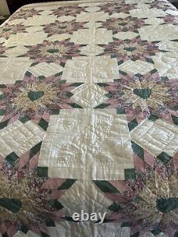 Beautiful Vintage Pieced & Quilted Handmade Quilt 90 x 102