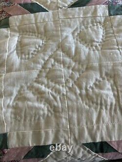 Beautiful Vintage Pieced & Quilted Handmade Quilt 90 x 102