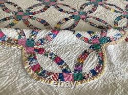 CHEERFUL 1930's Double WEDDING RING Quilt Floral Feedsacks