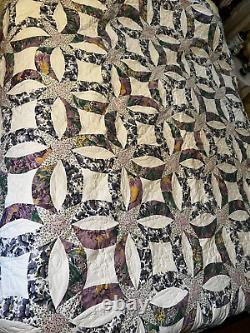 Double Wedding Ring Quilt VTG Queen Sz Scalloped Edge Purples Blues Greens