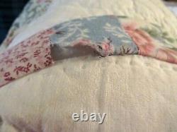 Double Wedding Ring Quilt Vintage Handmade Hand Sewn 80 x 62 Scalloped Edges