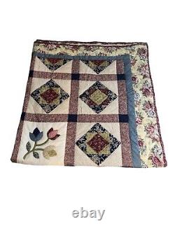 GORGEOUS VINTAGE HAND MADE PATCHWORK TULIP QUILT 90x95