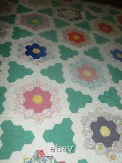 GRANDMOTHERS FLOWER GARDEN Vintage Quilt Hand Sewn Quilted Stitched 82x78