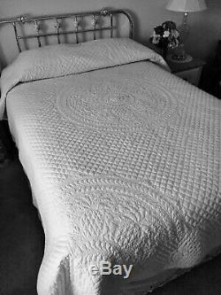Hand Made All White Vintage Amish Quilt, Pineapple Pattern