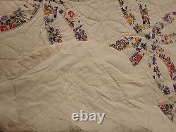 Hand-Stitched Double Wedding Ring Quilt. White and flowers fabric Vintage 84×94