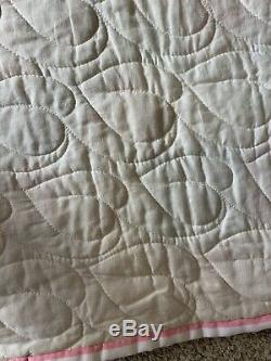 Handmade 70s Vtg Polyester QUILT Bright Floral/ Patchwork O. A. K 71x87 Beautiful