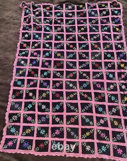 Handmade Quilt Black Embroider Flowers Wool Yarn Primitive Vintage Crochet Edge