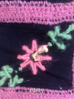 Handmade Quilt Black Embroider Flowers Wool Yarn Primitive Vintage Crochet Edge