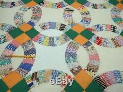 Handmade Vintage Double Wedding Ring Quilt with 1940s Fabrics