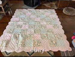Handmade queen size quilt excellent condition! 81x91