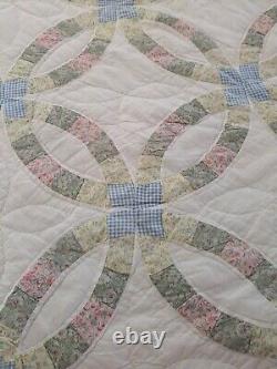 Lovely Vintage Homemade Double Wedding Ring Quilt 8694