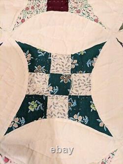 MCM Vintage Handmade/stitched Cathedral Window Patchwork Quilt W Scalloped Edges