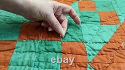 PRIMITIVE/AMISH style VTG Patchwork handmade Quilt in RED/GREEN colors PREOWN