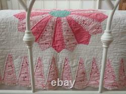 Pretty Cheerful Vintage 30s Pink & White Applique Dresden Plate QUILT 90x68 Ice