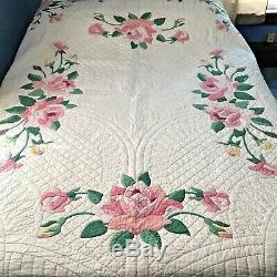Quilt VTG Handmade Pink Roses Yellow Rose Buds Stems Pink Scallop Edge 75½ x 86