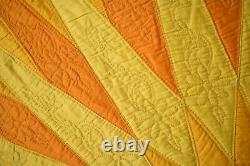 SPECTACULAR, Well Quilted Vintage 30's Rising Sun Compass Antique Quilt