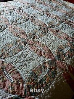 Soft Vintage Handstitched Double Wedding Ring Quilt 78x60 Multicolored Pastels