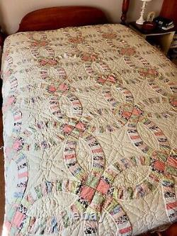 Soft Vintage Handstitched Double Wedding Ring Quilt Multicolored Pastels 80x94