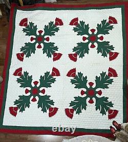 Stunning VTG appliqued quilt, hand quilted 78x 86 Red White & Green