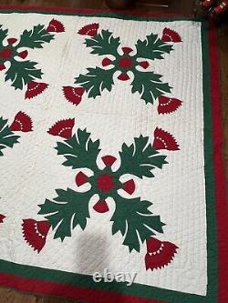 Stunning VTG appliqued quilt, hand quilted 78x 86 Red White & Green